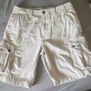 AE cargo shorts